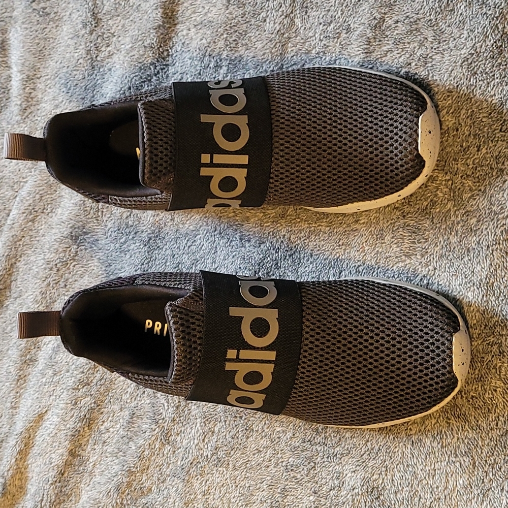 Boys Adidas size 5.5
